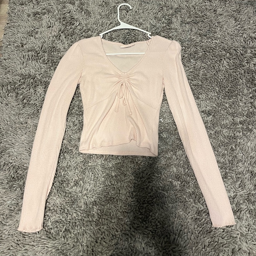 Very soft comfortable fabric! Never been worn, has no rips or holes.